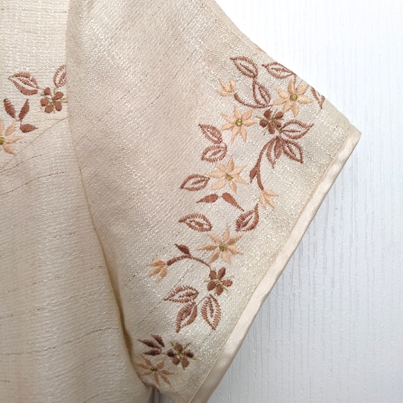Vintage Cream Blouse with Embroidery - Picture 3 of 12